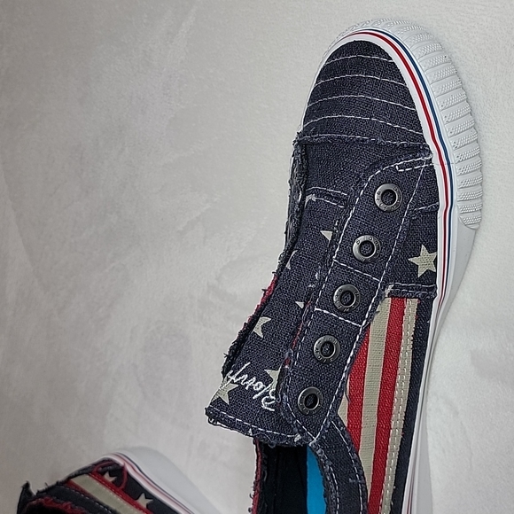 Blowfish Malibu Bettie Play Sneaker ONLY ONE LEFT! - Picture 5 of 14